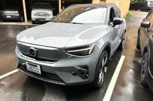 Silver Dawn Metallic 2023 Volvo XC40 Recharge Pure Electric Twin Ultimate