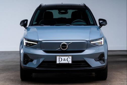 Silver Dawn Metallic 2023 Volvo XC40 Recharge Pure Electric Twin Ultimate