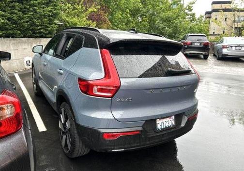 Silver Dawn Metallic 2023 Volvo XC40 Recharge Pure Electric Twin Ultimate
