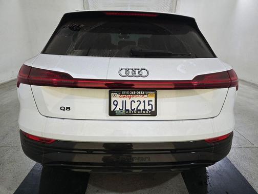 2024 Audi Q8 e-tron Premium Plus