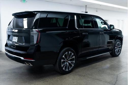 2025 Chevrolet Suburban 4WD High Country