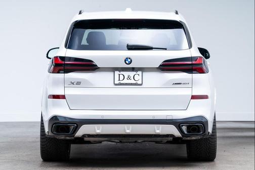 Mineral White Metallic 2024 BMW X5 xDrive40i