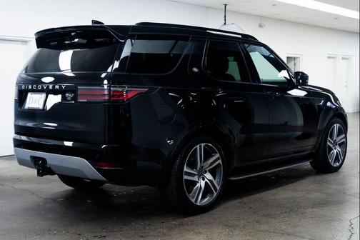 2023 Land Rover Discovery P360 Metropolitan Edition