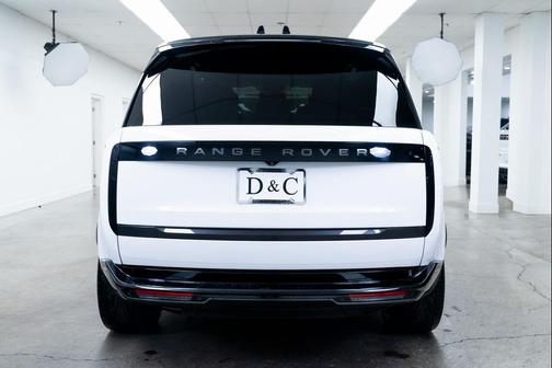 2025 Land Rover Range Rover P550e Autobiography