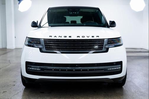 2025 Land Rover Range Rover P550e Autobiography