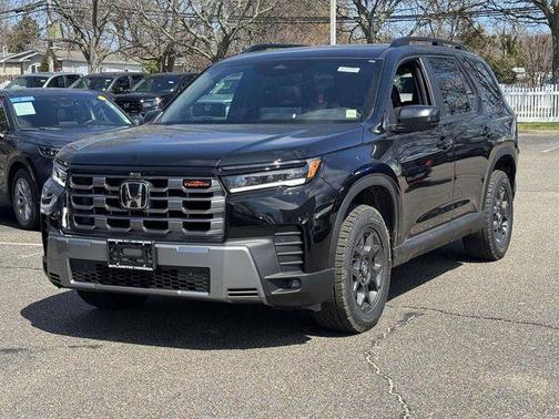 Crystal Black Pearl 2026 Honda Pilot TrailSport