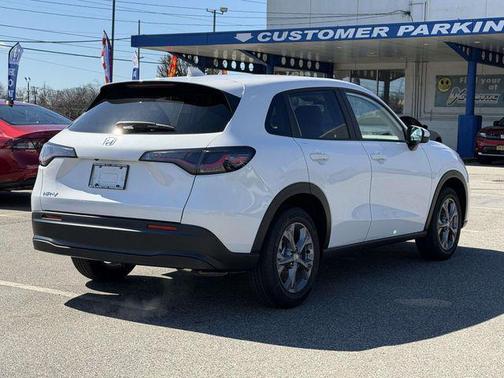 Platinum White Pearl 2026 Honda HR-V LX