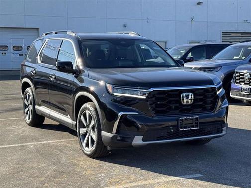 2025 Honda Pilot Touring 8-Passenger