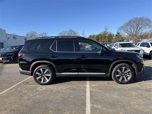 2025 Honda Pilot Touring 8-Passenger