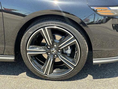 Crystal Black Pearl 2026 Honda Accord SE