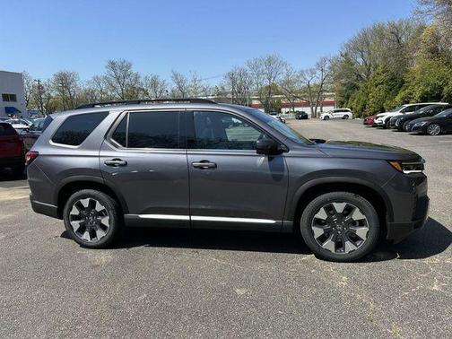 Modern Steel Metallic 2026 Honda Pilot Touring 8-Passenger