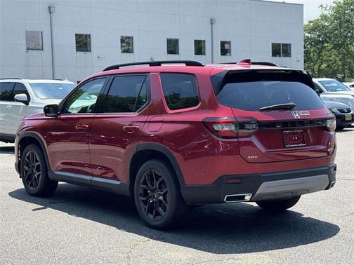 2025 Honda Pilot Touring 8-Passenger