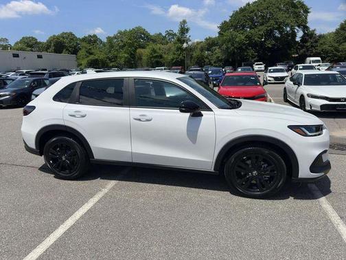 Platinum White Pearl 2027 Honda HR-V Sport
