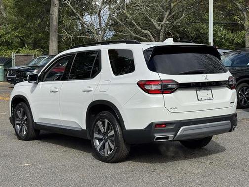 2025 Honda Pilot Touring 8-Passenger