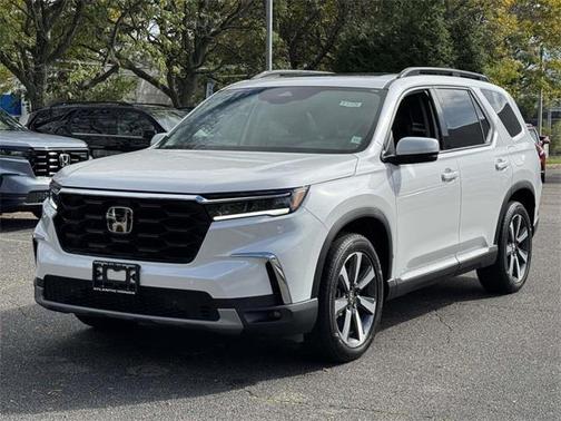 2025 Honda Pilot Touring 8-Passenger