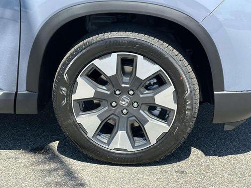 Sonic Gray Pearl 2026 Honda Pilot Touring 8-Passenger