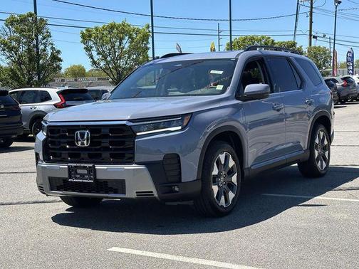 Sonic Gray Pearl 2026 Honda Pilot Touring 8-Passenger