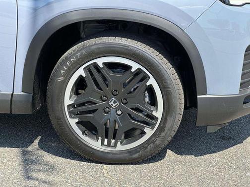 Sonic Gray Pearl 2026 Honda Pilot Touring 8-Passenger