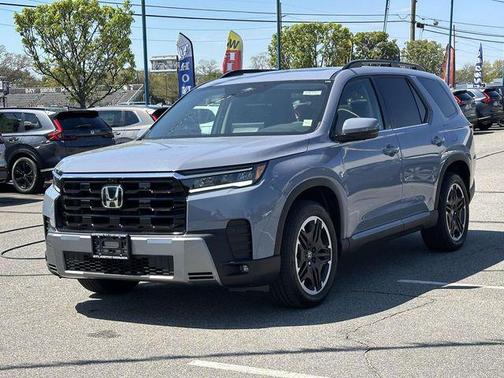 Sonic Gray Pearl 2026 Honda Pilot Touring 8-Passenger