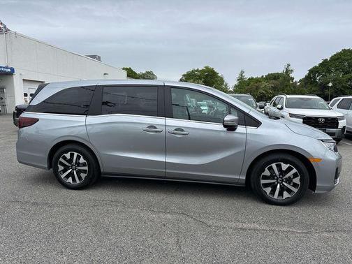 Solar Silver Metallic 2026 Honda Odyssey EX-L
