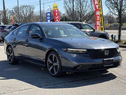 Meteorite Gray Metallic 2026 Honda Accord SE
