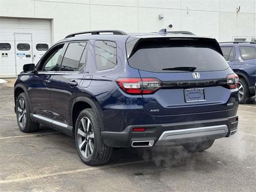 2025 Honda Pilot Touring 8-Passenger