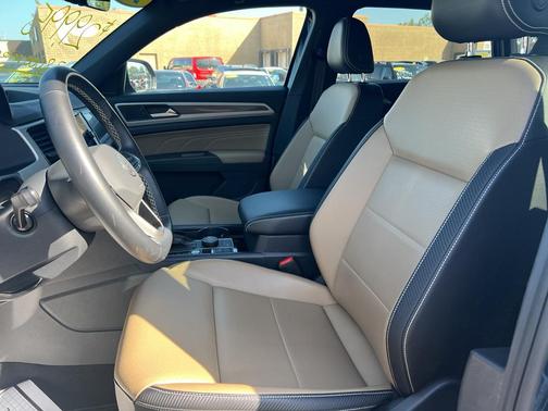 2022 Volkswagen Atlas Cross Sport 3.6L V6 SE w/Technology