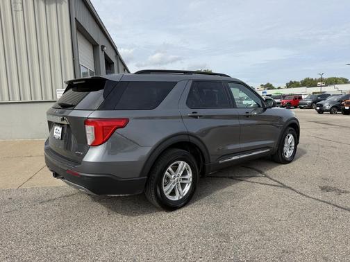 Carbonized Gray Metallic 2024 Ford Explorer XLT