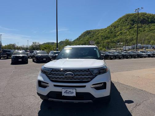 Star White Metallic Tri-Coat 2022 Ford Explorer Limited