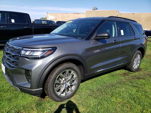 2025 Ford Explorer Active