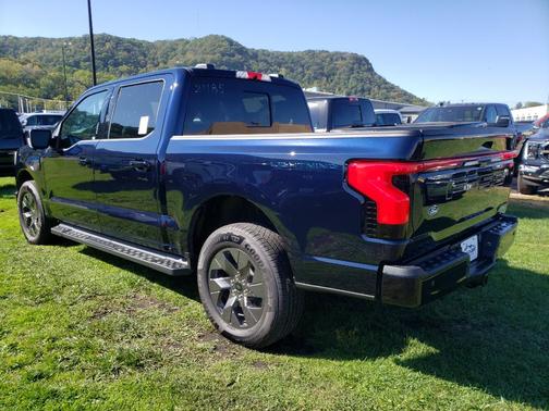 2024 Ford F-150 Lightning LARIAT