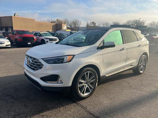 2022 Ford Edge Titanium