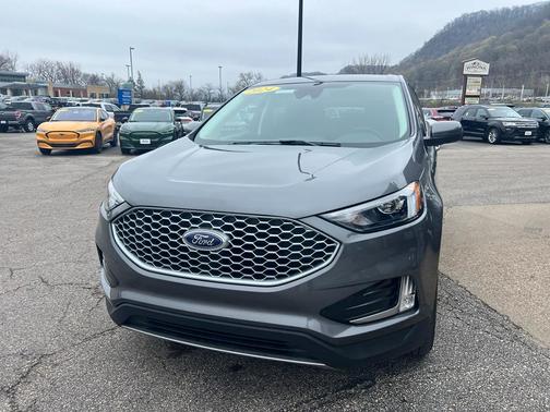 Carbonized Gray Metallic 2024 Ford Edge SEL