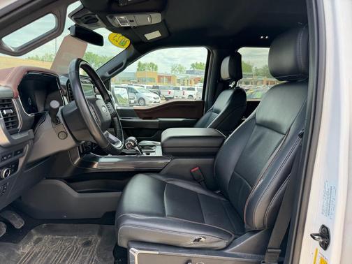 Oxford White 2023 Ford F-150 Lariat