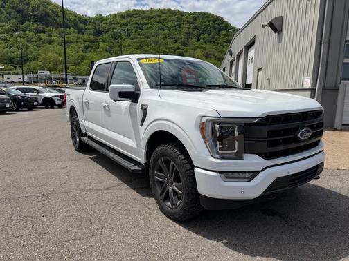 Oxford White 2023 Ford F-150 Lariat