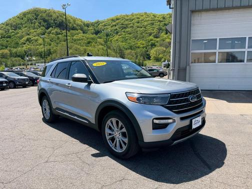 Iconic Silver Metallic 2023 Ford Explorer XLT