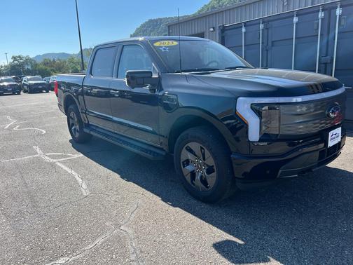 2023 Ford F-150 Lightning LARIAT
