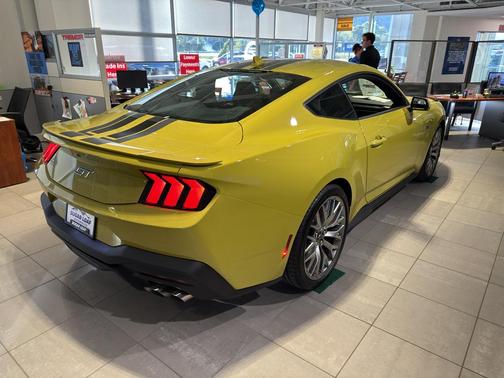 2025 Ford Mustang GT Premium