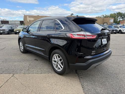 Agate Black Metallic 2024 Ford Edge SEL