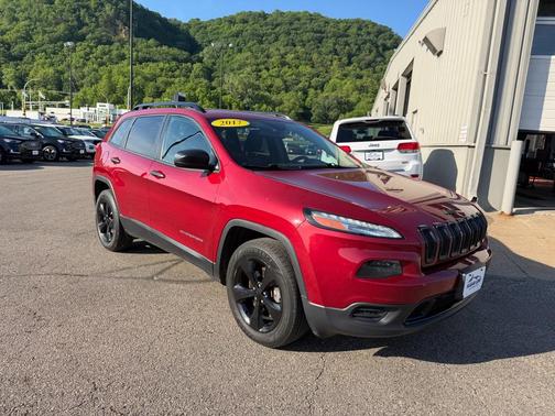 Deep Cherry Red Crystal Pearlcoat 2017 Jeep Cherokee Altitude