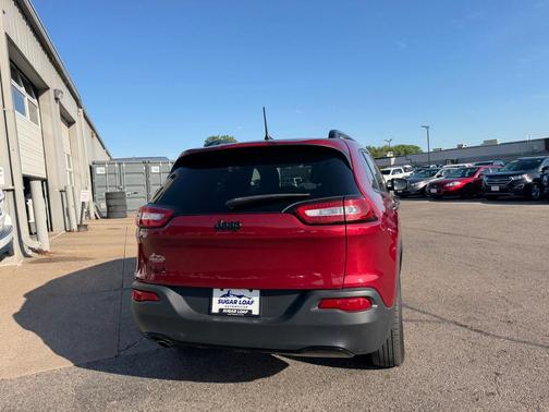 Deep Cherry Red Crystal Pearlcoat 2017 Jeep Cherokee Altitude