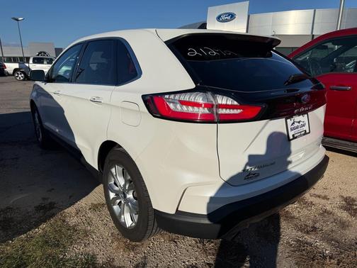2022 Ford Edge Titanium
