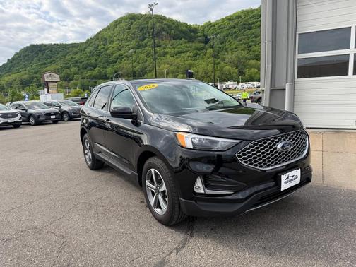 Agate Black Metallic 2024 Ford Edge SEL