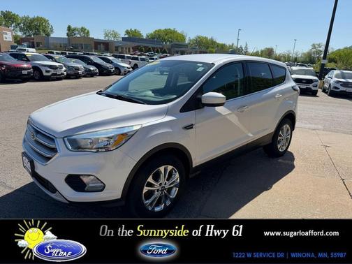 White Platinum Metallic Tri-Coat 2017 Ford Escape SE