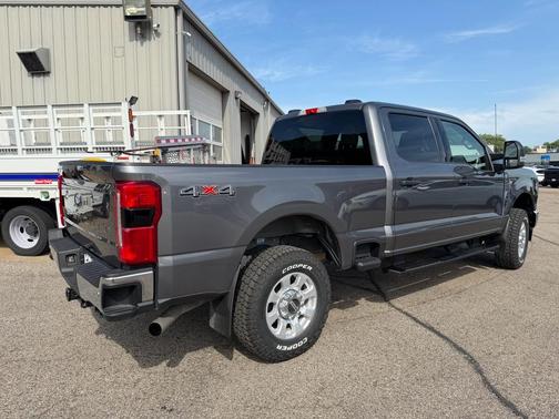 Carbonized Gray Metallic 2023 Ford F-250 XLT