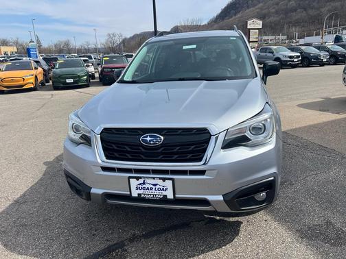 Ice Silver Metallic 2018 Subaru Forester 2.5i Premium Black Edition