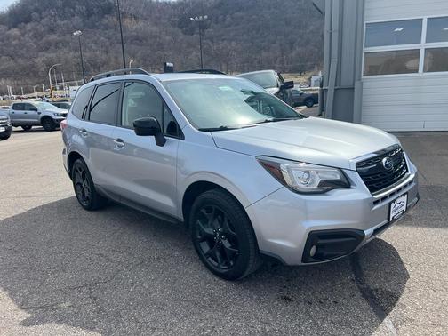 Ice Silver Metallic 2018 Subaru Forester 2.5i Premium Black Edition