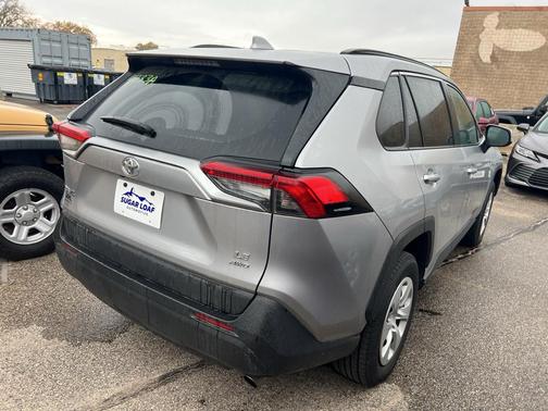 2020 Toyota RAV4 LE