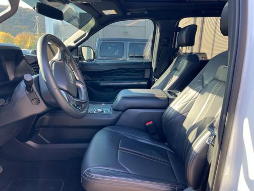 2024 Ford Expedition Max Platinum