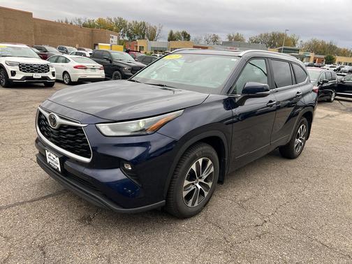 2023 Toyota Highlander XLE